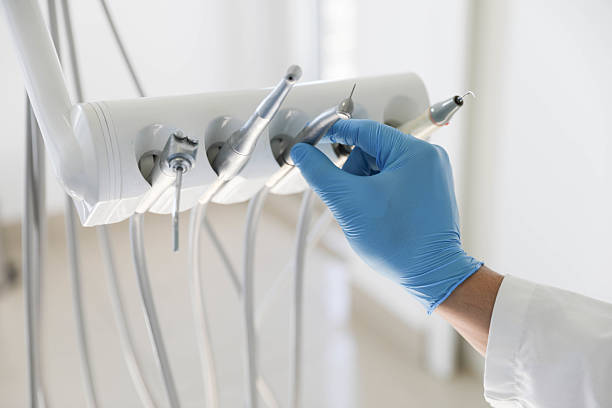Professional Tooth Extraction technician working in Kaysville, UT
